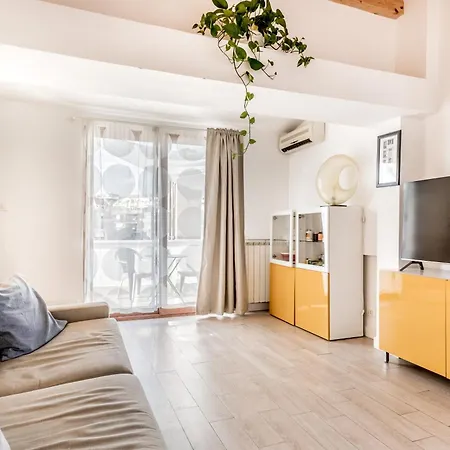 Apartment Attico Trilocale In Zona Farnesina